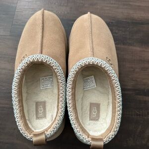 UGG platform tazz slippers